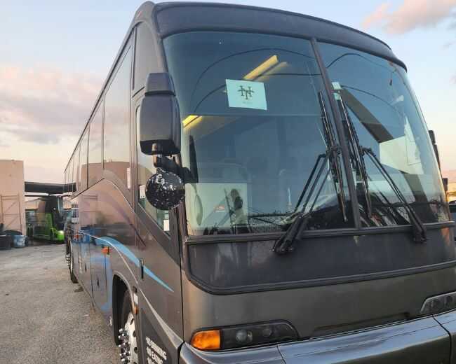Miami bus rentals with Five Star Tours Miami